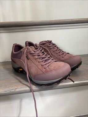 Dansko Paisley Women's Dusty lilac Lace-Up Walking Shoes